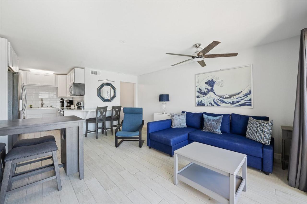 The Summit 1122 Apartment